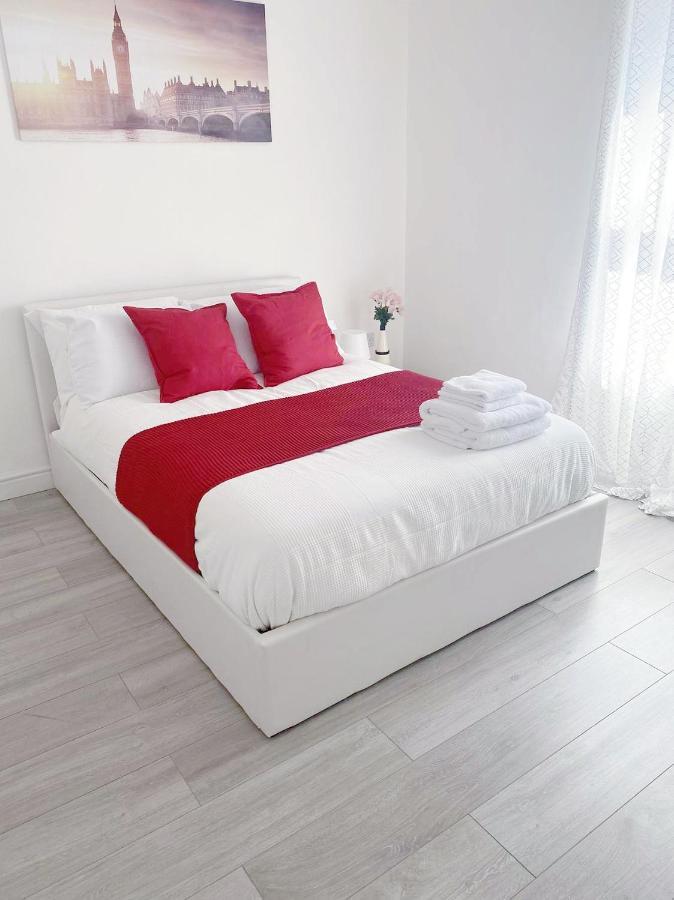 Agyeman Property Алдършот Екстериор снимка